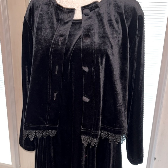 Dresses & Skirts - Coldwater Creek black 2 pc velvet/embroidered lace fit & flare maxi holiday M
